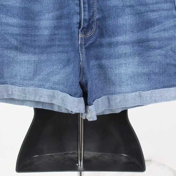 NO BOUNDARIES - Picture 2 of 5